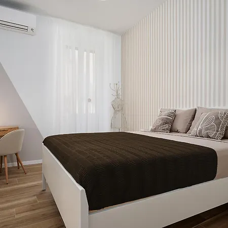 Elegante Appartameto A Pochi Passi Da Via Torino Apartment