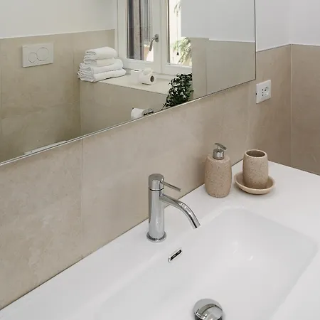 Duomo Happiness Suites Милан